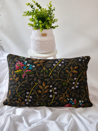 Black Hedgerow Basic Pillow